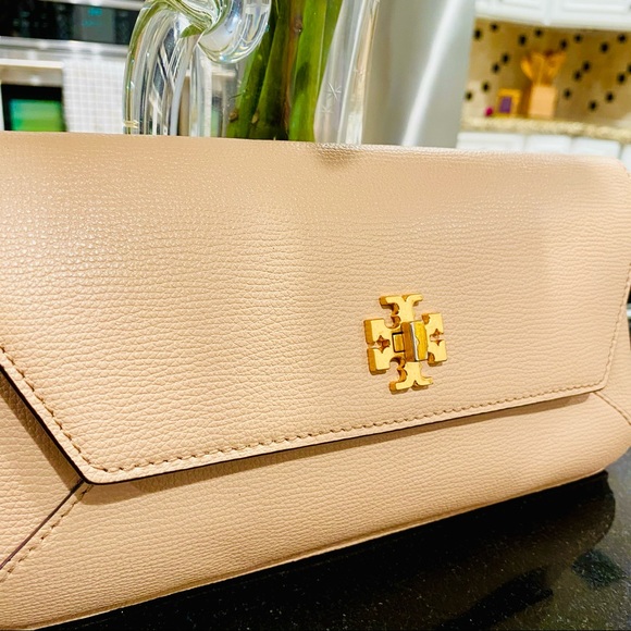 Tory Burch Sand Kira Envelope Clutch - Picture 12 of 14